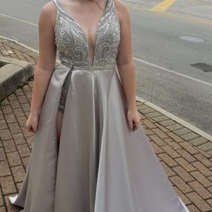 BEAUTIFUL prom/qedding/reception gown